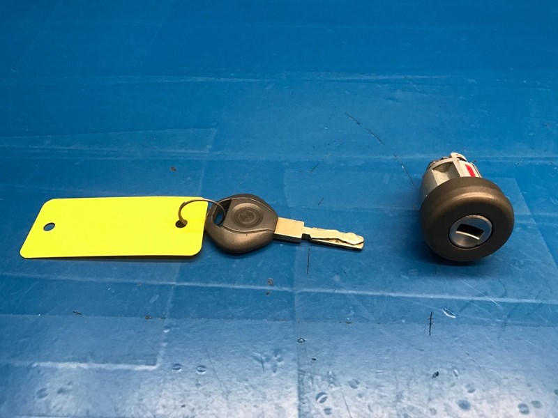  BMW e31 e34 e36 (88-94) Ignition lock Tumbler +Keys OEM e32 :  Automotive