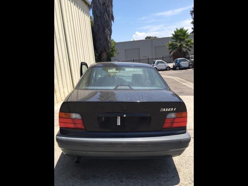 Autobahn Parts BMW, 3 Series, E36, 318i, 1994 BMW 318i